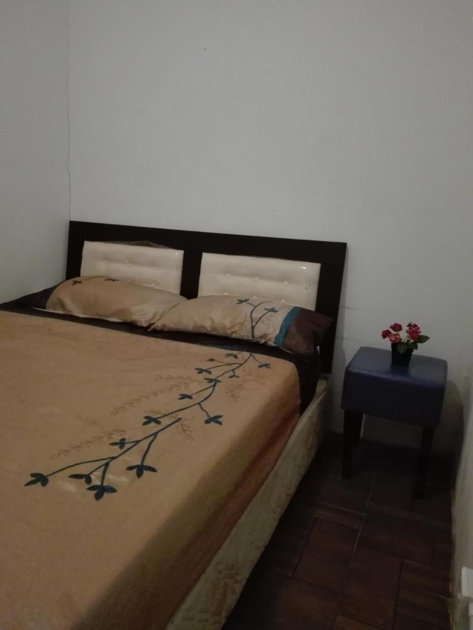 Tonight Hotel Hostel George Town Exterior foto